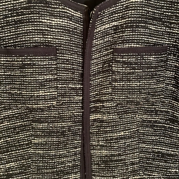 Banana Republic ladies jacket. Black/ white/ shimmer. Good condition. - Picture 4 of 13